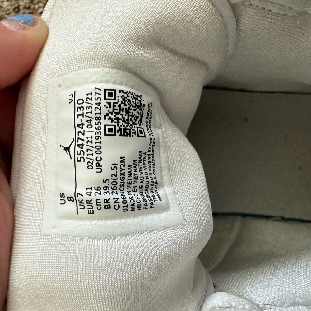White Nike Dunks - Picture 5 of 5